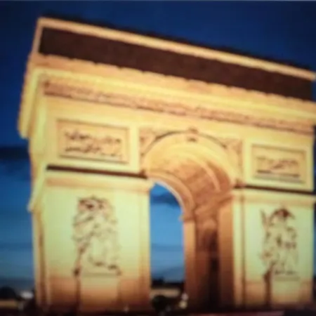 ++++ Privee Arc De Triomphe / Private Arc De Triomphe ++++ *
