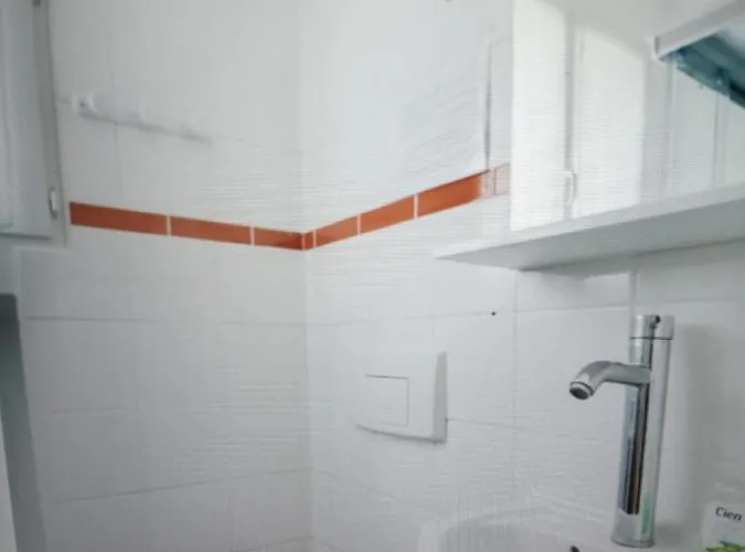 ++++ Privee Arc De Triomphe / Private Arc De Triomphe ++++ 民宿 *